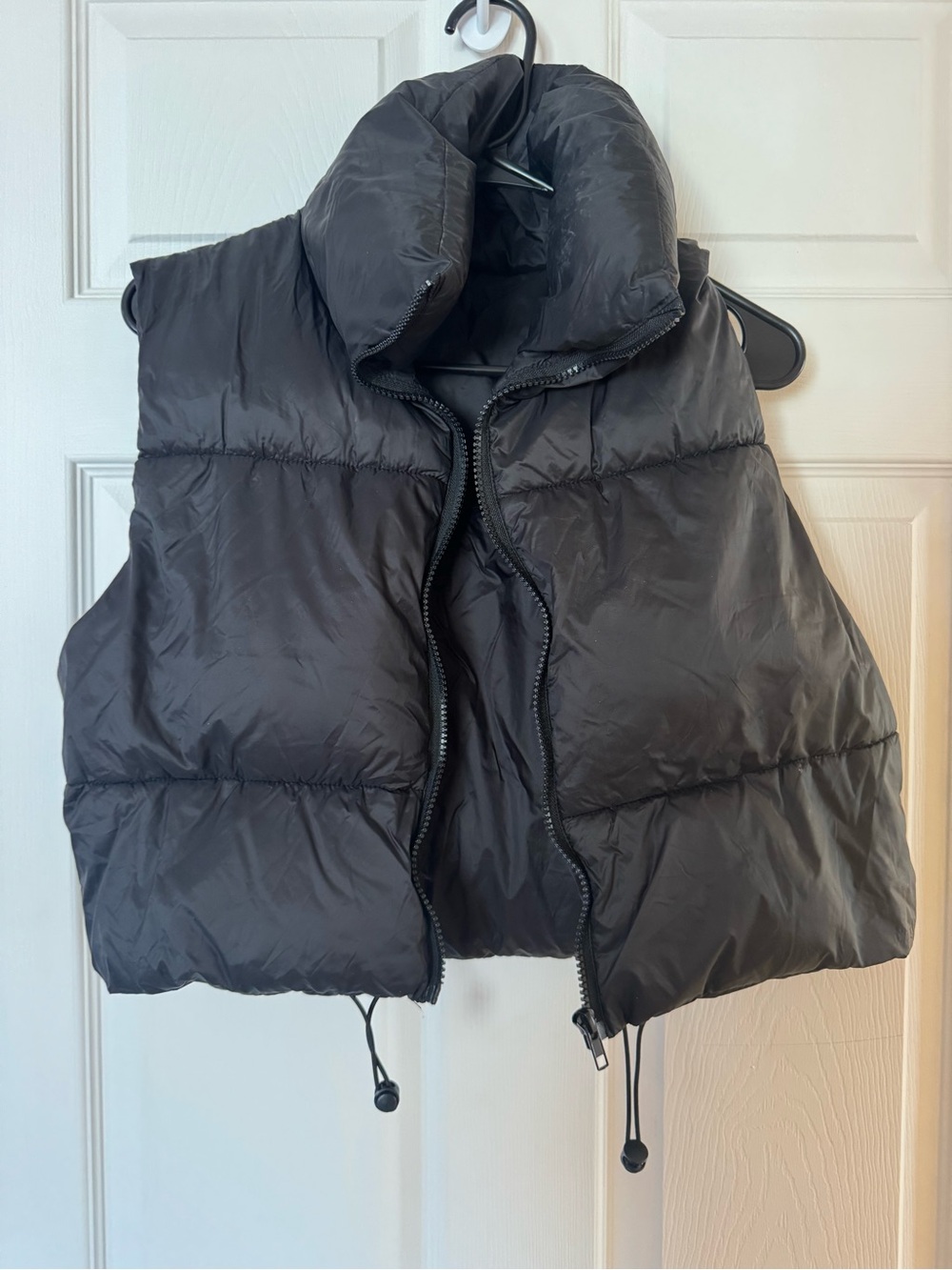 Black Puffer Vest - Cropped Sleeveless Zip - M